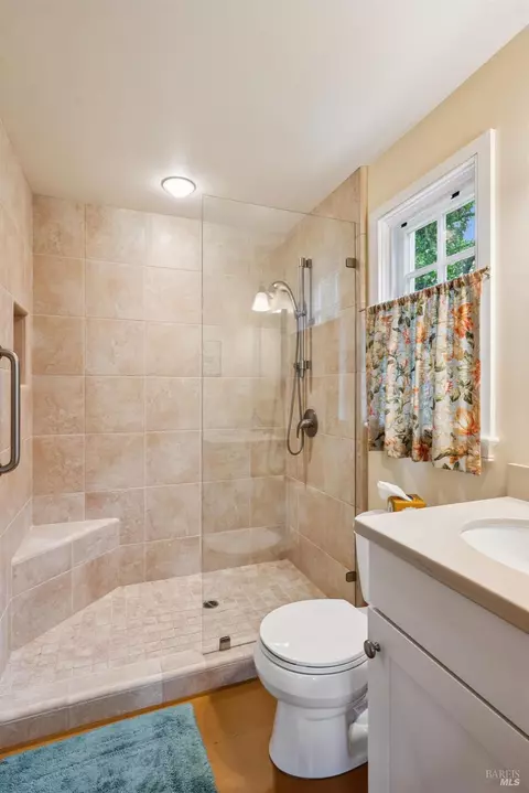 Bath - 6 Cameron St, Inverness, CA 94937 photo 2 of 5