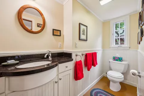 Bath - 6 Cameron St, Inverness, CA 94937 photo 4 of 5