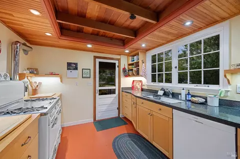 Kitchen - 6 Cameron St, Inverness, CA 94937 photo 6 of 7