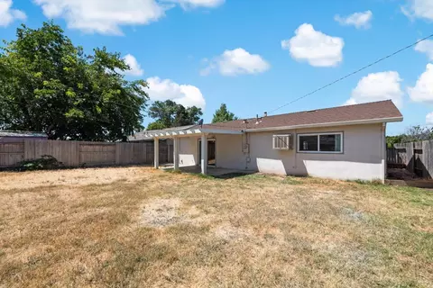 Exterior - 1006 Buchanan St, Fairfield, CA 94533 photo 8 of 9