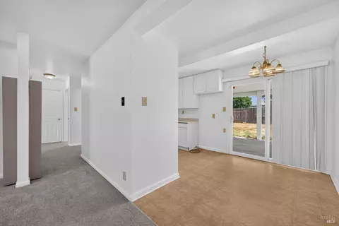 Entry Way - 1006 Buchanan St, Fairfield, CA 94533 photo 1 of 1