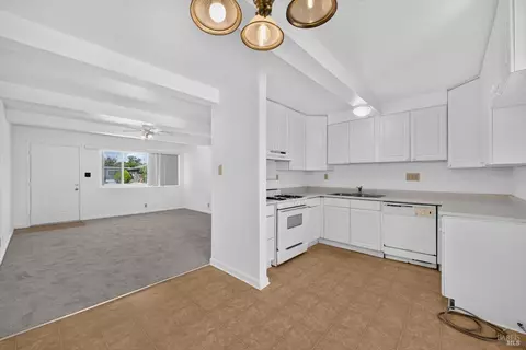 Kitchen - 1006 Buchanan St, Fairfield, CA 94533 photo 1 of 4