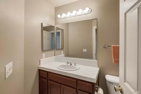 Bath - 142 Clay St, Sonoma, CA 95476 photo 4 of 4