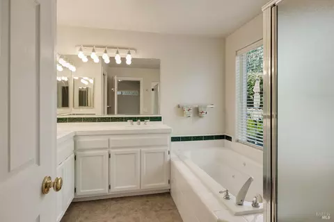 Bath - 142 Clay St, Sonoma, CA 95476 photo 1 of 4