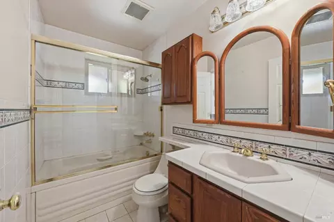 Bath - 1032 Atherton St, Vallejo, CA 94590 photo 1 of 3