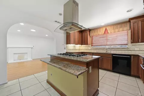 Kitchen - 1032 Atherton St, Vallejo, CA 94590 photo 3 of 7