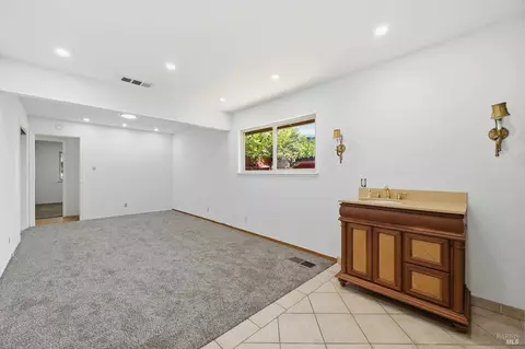 Living - 1032 Atherton St, Vallejo, CA 94590 photo 7 of 15