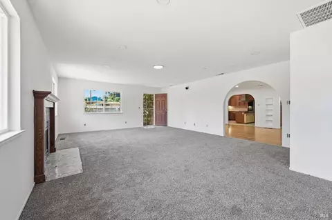 Living - 1032 Atherton St, Vallejo, CA 94590 photo 10 of 15