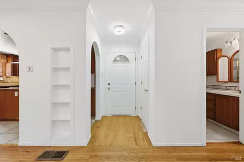 Entry Way - 1032 Atherton St, Vallejo, CA 94590 photo 1 of 2