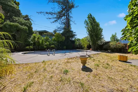 Exterior - 1032 Atherton St, Vallejo, CA 94590 photo 14 of 16