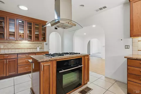 Kitchen - 1032 Atherton St, Vallejo, CA 94590 photo 5 of 7