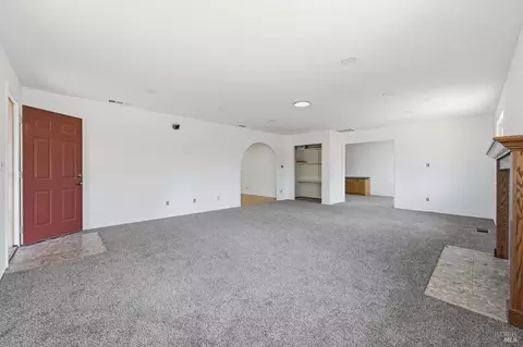 Living - 1032 Atherton St, Vallejo, CA 94590 photo 11 of 15