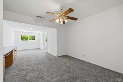 Living - 1032 Atherton St, Vallejo, CA 94590 photo 8 of 15