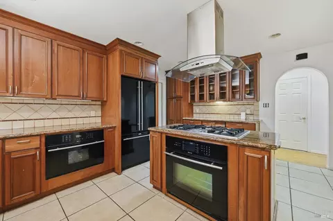 Kitchen - 1032 Atherton St, Vallejo, CA 94590 photo 6 of 7