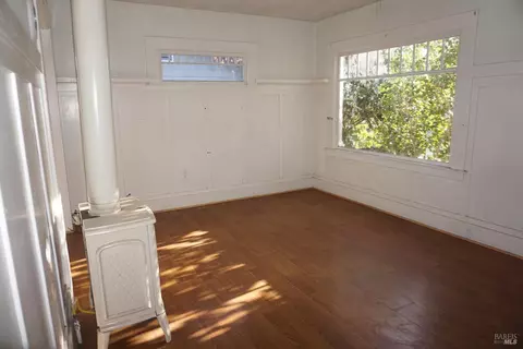 Living - 819 Monterey St, Vallejo, CA 94590 photo 4 of 5