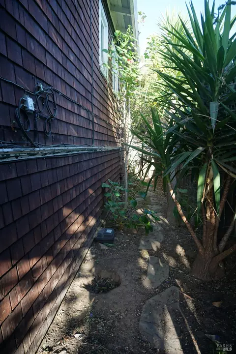 Exterior - 819 Monterey St, Vallejo, CA 94590 photo 4 of 13