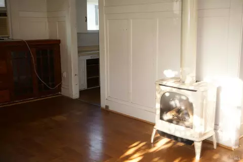 Living - 819 Monterey St, Vallejo, CA 94590 photo 3 of 5