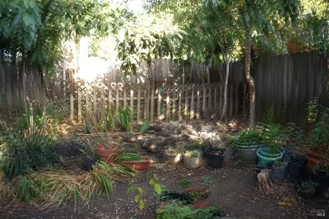 Exterior - 819 Monterey St, Vallejo, CA 94590 photo 9 of 13