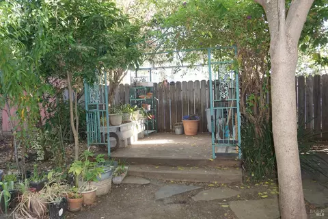 Exterior - 819 Monterey St, Vallejo, CA 94590 photo 7 of 13