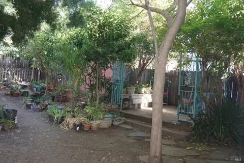 Exterior - 819 Monterey St, Vallejo, CA 94590 photo 6 of 13