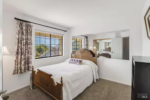 Bedroom - 848 Wellfleet Dr, Vallejo, CA 94591 photo 5 of 7