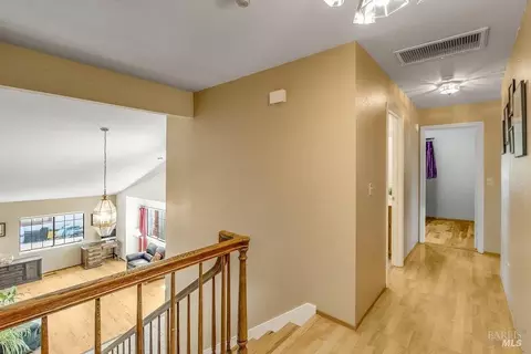 Entry Way - 848 Wellfleet Dr, Vallejo, CA 94591 photo 4 of 5