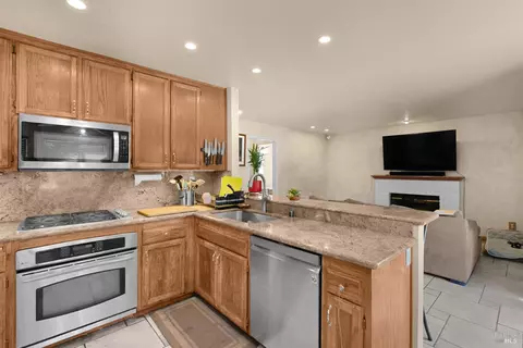 Kitchen - 104 Macklin Dr, Cotati, CA 94931 photo 2 of 4