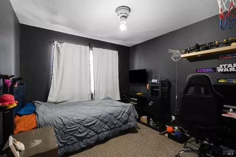 Bedroom - 104 Macklin Dr, Cotati, CA 94931 photo 3 of 5