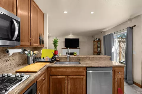 Kitchen - 104 Macklin Dr, Cotati, CA 94931 photo 4 of 4
