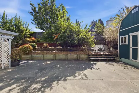 Exterior - 249 Valley Oak Ln, Vallejo, CA 94591 photo 18 of 19