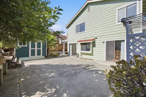 Exterior - 249 Valley Oak Ln, Vallejo, CA 94591 photo 10 of 19