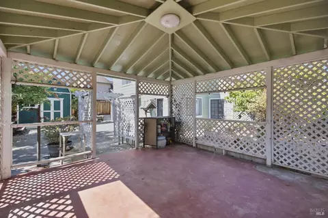 Exterior - 249 Valley Oak Ln, Vallejo, CA 94591 photo 14 of 19