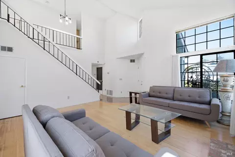 Living - 249 Valley Oak Ln, Vallejo, CA 94591 photo 3 of 9