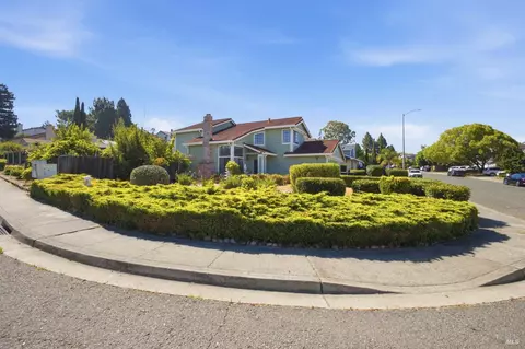 Exterior - 249 Valley Oak Ln, Vallejo, CA 94591 photo 3 of 19