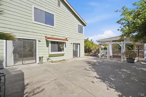 Exterior - 249 Valley Oak Ln, Vallejo, CA 94591 photo 11 of 19