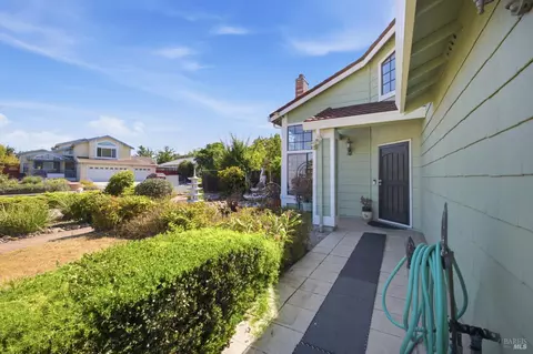 Exterior - 249 Valley Oak Ln, Vallejo, CA 94591 photo 7 of 19