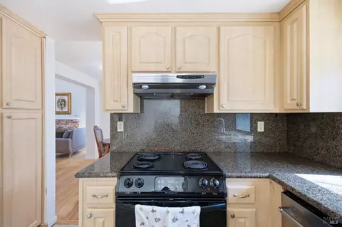 Kitchen - 249 Valley Oak Ln, Vallejo, CA 94591 photo 2 of 5