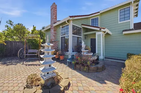 Exterior - 249 Valley Oak Ln, Vallejo, CA 94591 photo 8 of 19