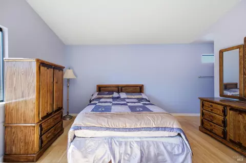 Bedroom - 249 Valley Oak Ln, Vallejo, CA 94591 photo 6 of 12