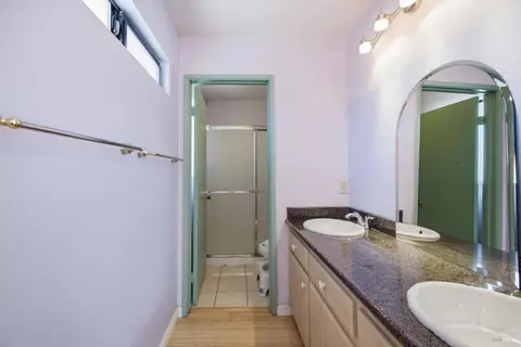 Bath - 249 Valley Oak Ln, Vallejo, CA 94591 photo 5 of 8