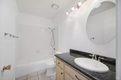 Bath - 249 Valley Oak Ln, Vallejo, CA 94591 photo 8 of 8