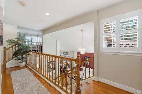 Entry Way - 601 Seahorse Dr, Vallejo, CA 94591 photo 3 of 4