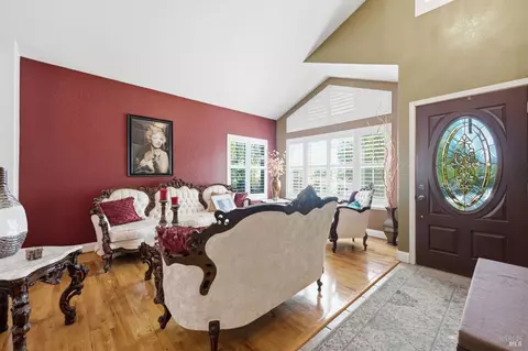 Entry Way - 601 Seahorse Dr, Vallejo, CA 94591 photo 1 of 4