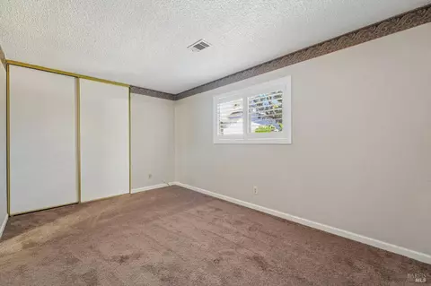 Bedroom - 2643 Barbour Dr, Fairfield, CA 94534 photo 5 of 11