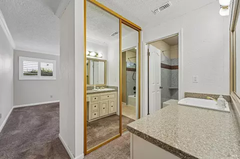 Bath - 2643 Barbour Dr, Fairfield, CA 94534 photo 3 of 7