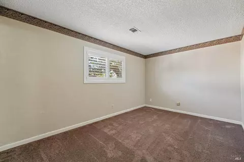 Bedroom - 2643 Barbour Dr, Fairfield, CA 94534 photo 4 of 11