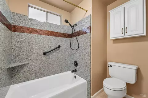 Bath - 2643 Barbour Dr, Fairfield, CA 94534 photo 6 of 7