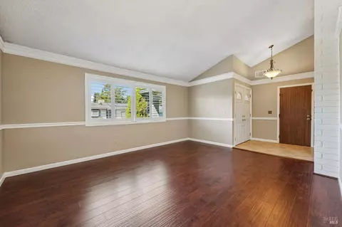 Living - 2643 Barbour Dr, Fairfield, CA 94534 photo 3 of 10