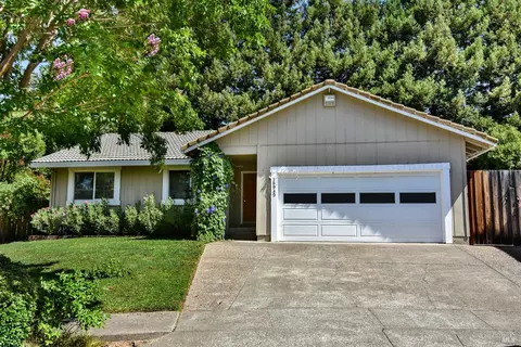 18945 Carillo Ct, Sonoma, CA 95476