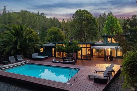 16100 Brookdale Dr, Guerneville, CA 95446
